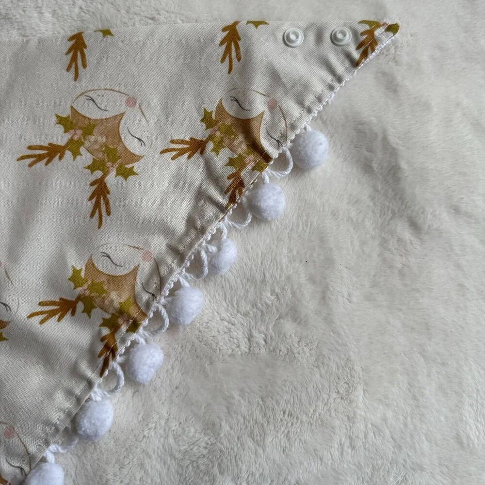 NWT Loic by Design Reindeer Babe Christmas Dog Bandana, White + Tan, Size M